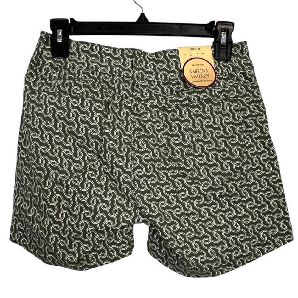 NWT - Sabrina Lauren Women's Olive Green Geometric Print Shorts - Size 8 - Picture 2 of 7